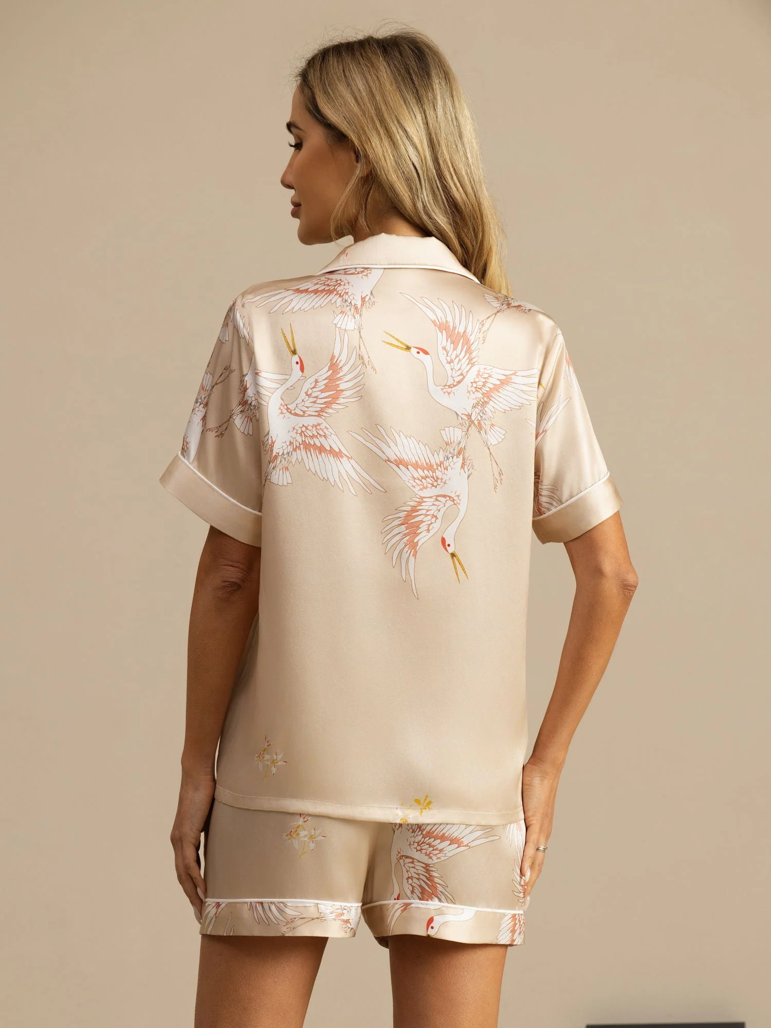 19Momme Ren Siden Kortärmad Notch Krage Dam Pyjamas Set Med Trana Tryck - Image 37