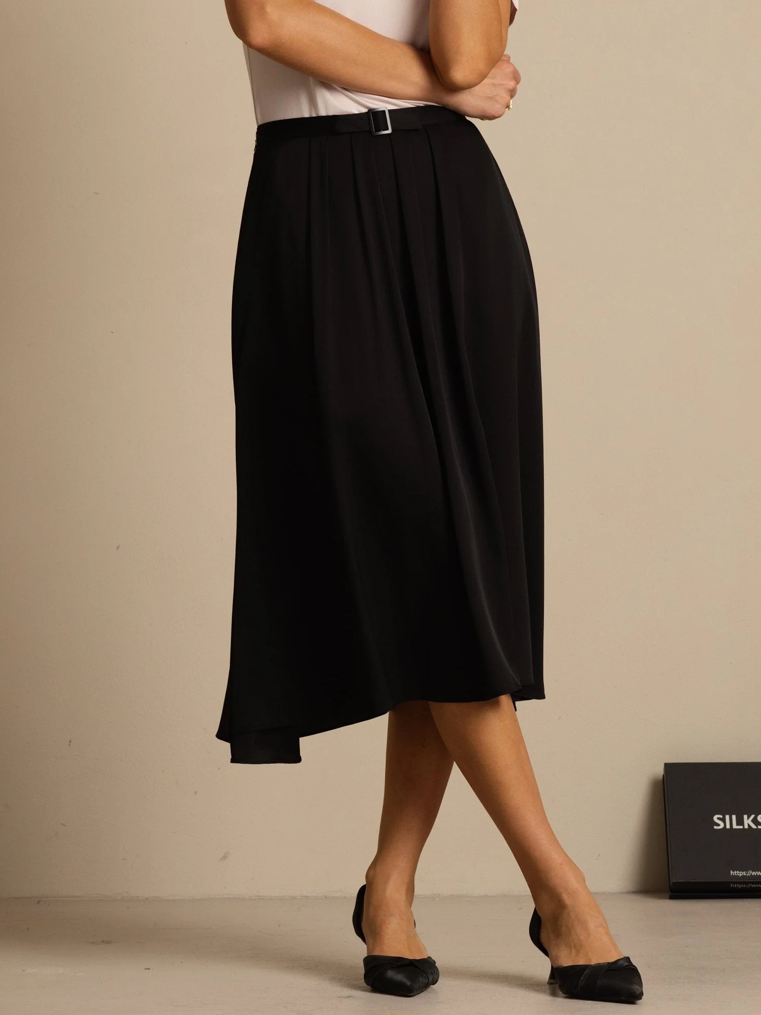 19Momme Siden High Waist A-Linje Plisserad Midi Kjol med Fickor - Image 10