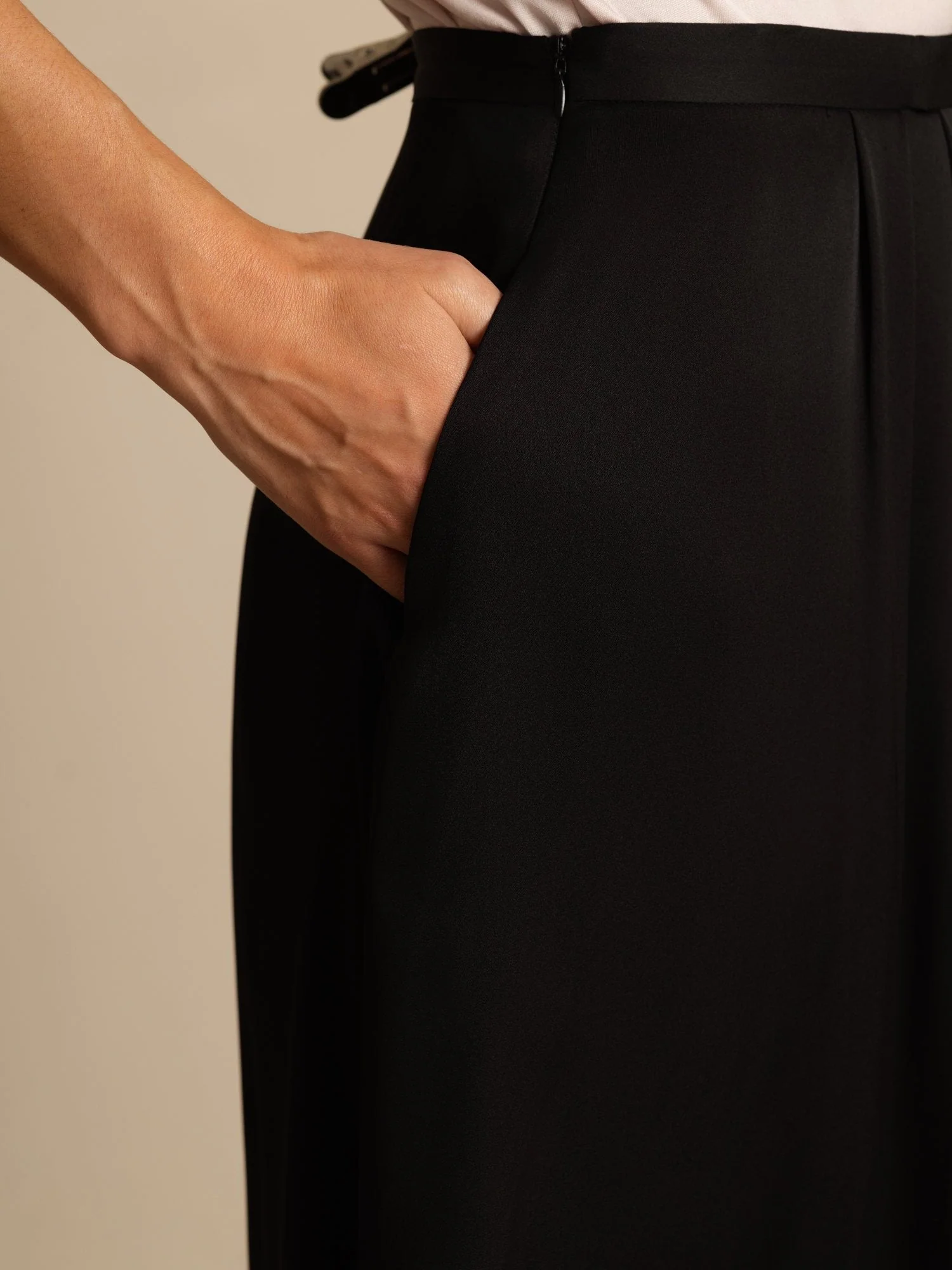 19Momme Siden High Waist A-Linje Plisserad Midi Kjol med Fickor - Image 11