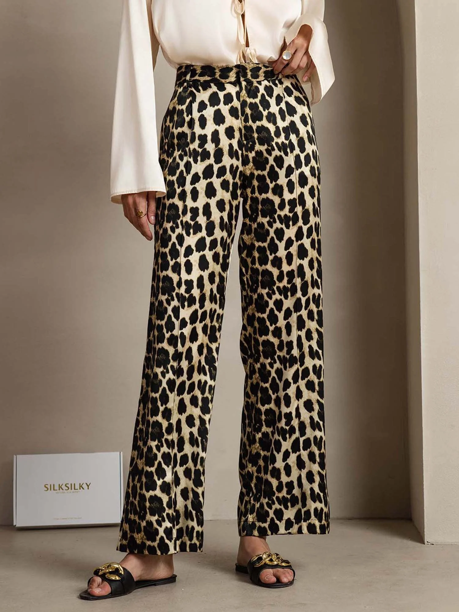 19Momme Dambyxor I Siden Med Leopardmönster Och Raka Ben Med Sidofickor