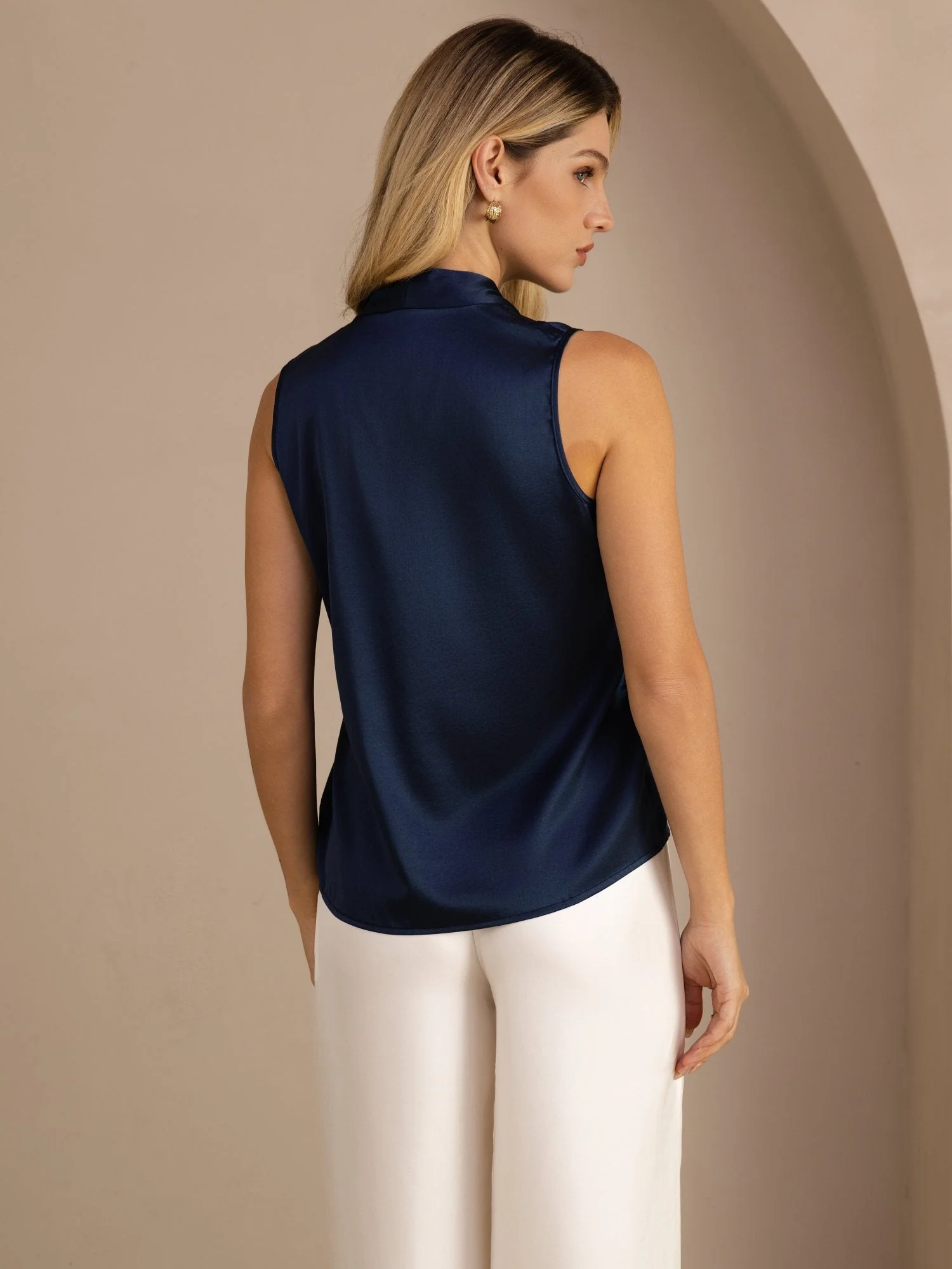 19Momme Silke Dam Knutkrage Ärmlös Tanktopp - Image 16