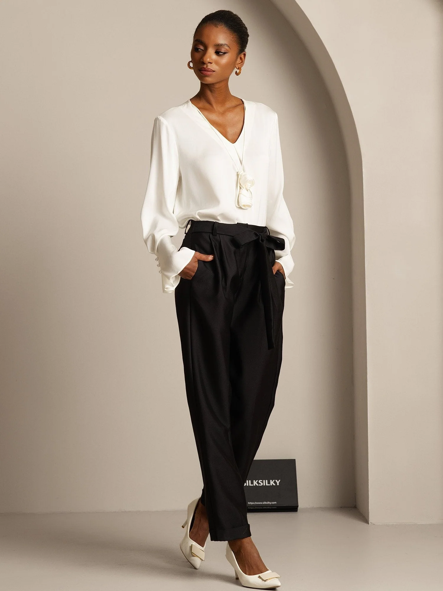 32Momme Silk-Wool Blandning Hög Midja Tapered Cropped Dambyxor med Knytmidja Design - Image 13