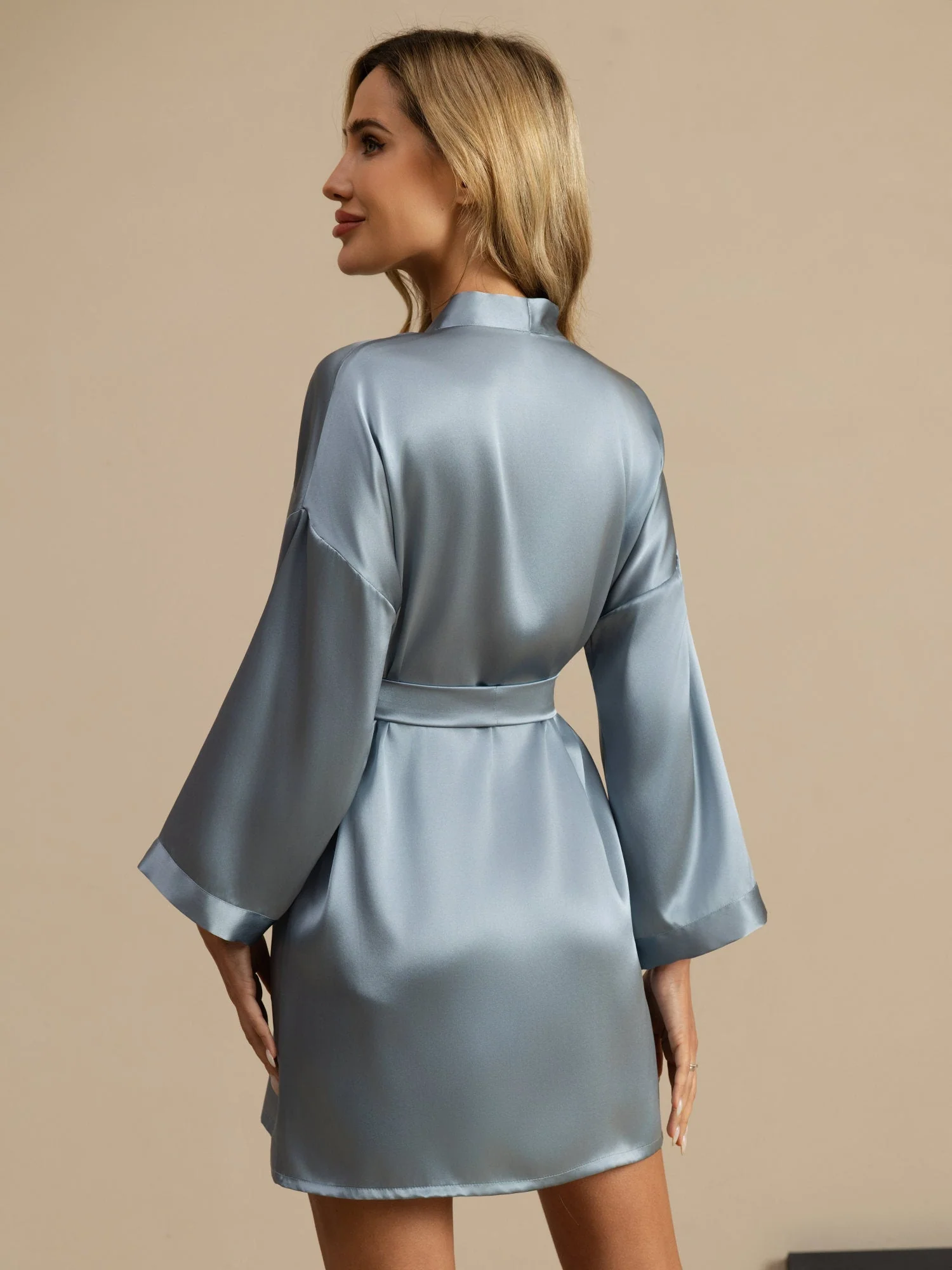 Kort Damkimono I Ren Siden Med 3/4-Ärmar Och Omslagsdesign - Image 35