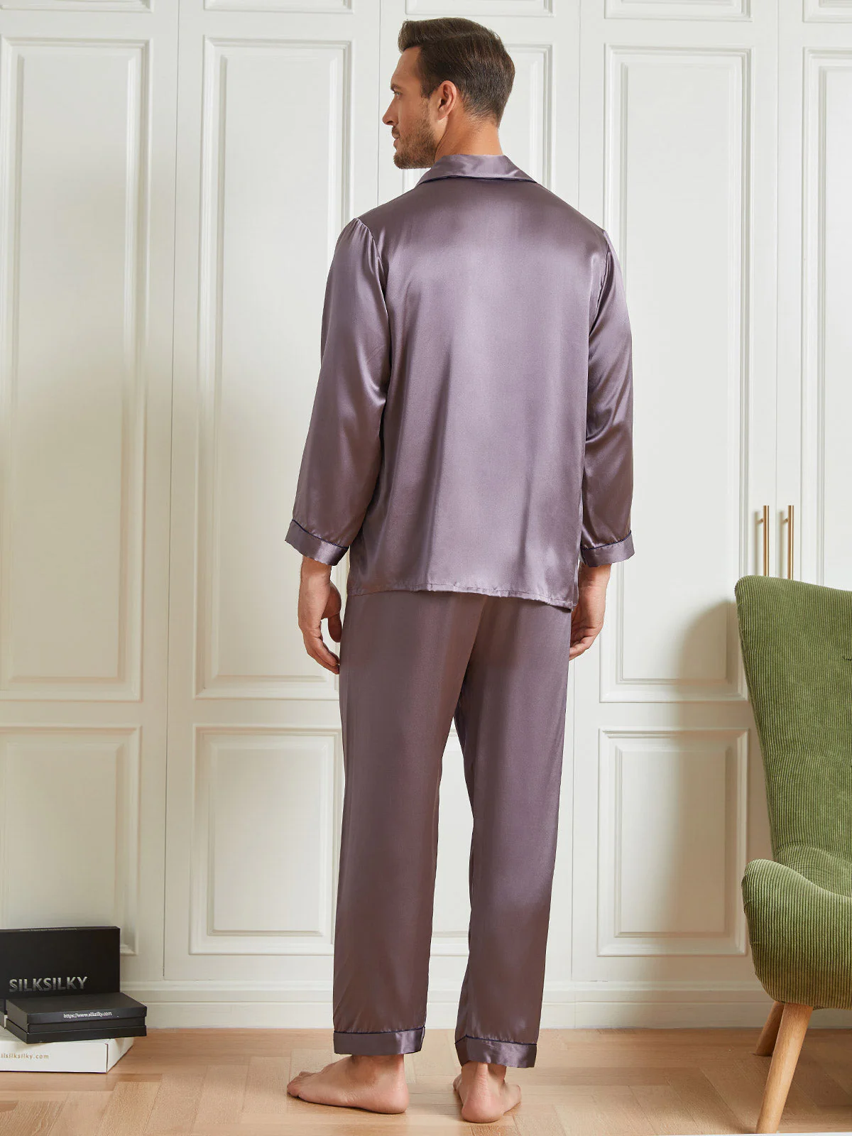Herrpyjamas I Ren Siden Med Lång Ärm Notchkrage Och Knäppning - Image 16