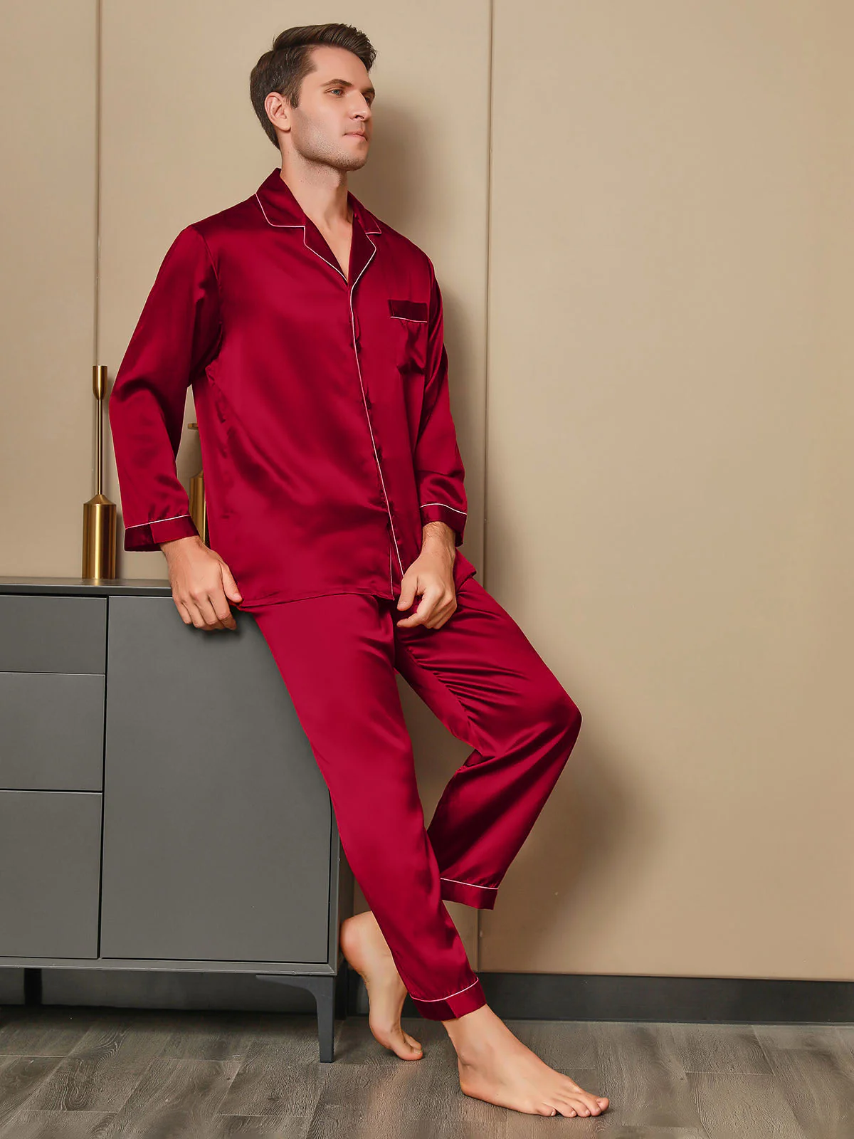 Herrpyjamas I Ren Siden Med Lång Ärm Notchkrage Och Knäppning - Image 19