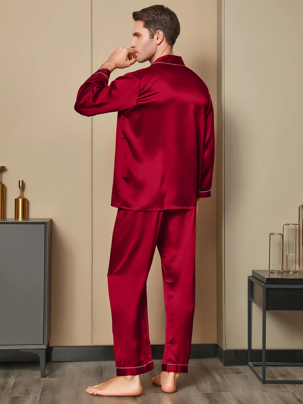 Herrpyjamas I Ren Siden Med Lång Ärm Notchkrage Och Knäppning - Image 20