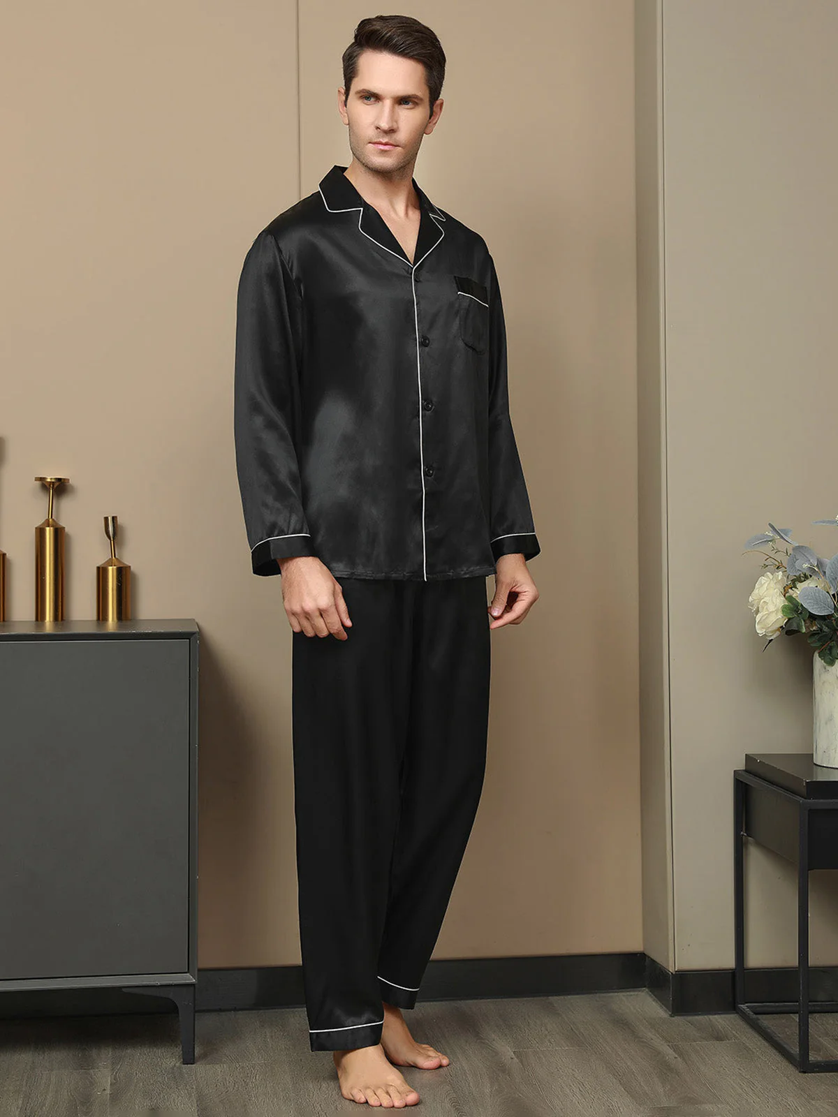 Herrpyjamas I Ren Siden Med Lång Ärm Notchkrage Och Knäppning - Image 3