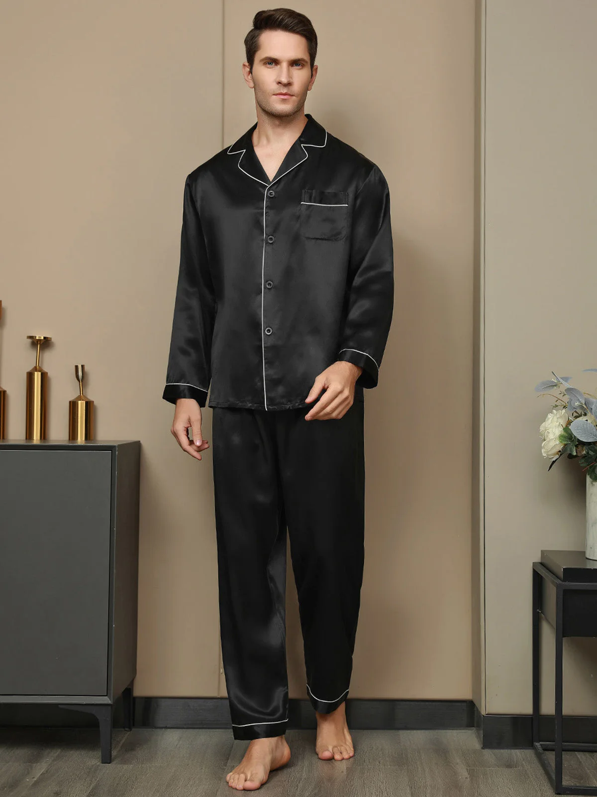 Herrpyjamas I Ren Siden Med Lång Ärm Notchkrage Och Knäppning - Image 6