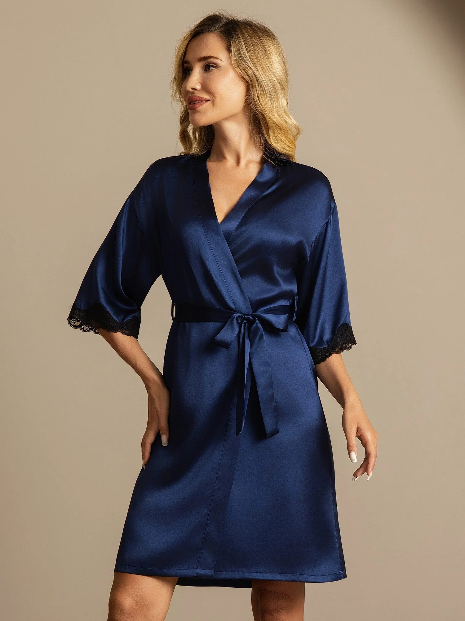 Ren Silke Grundläggande KvinnoRobe med Spetsdesign - Image 18