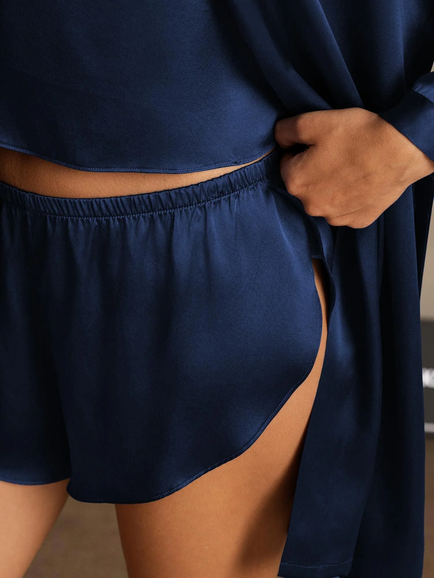 100% Mulbäret Siden 3-Delat Elegant Morgonrock & Cami Shorts Set för Damer - Image 5