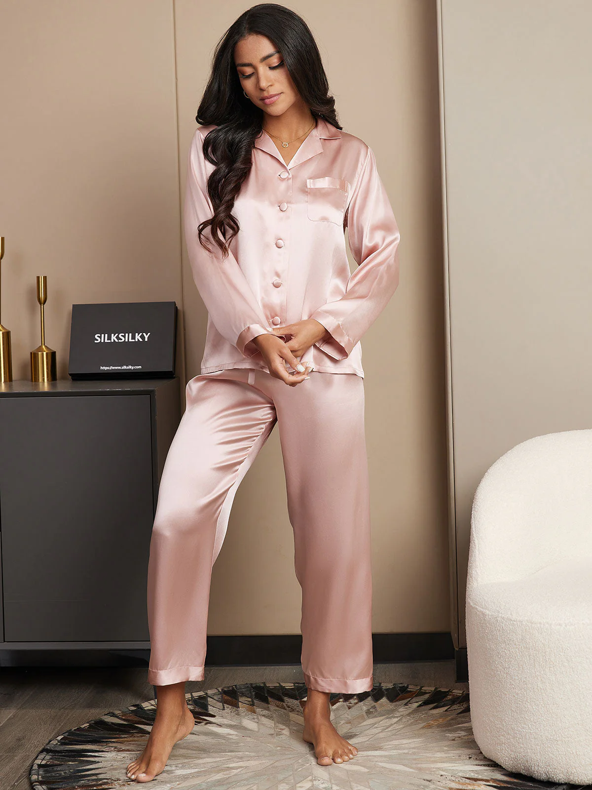 Rent Silke Button Up Dam Pyjama - Image 16