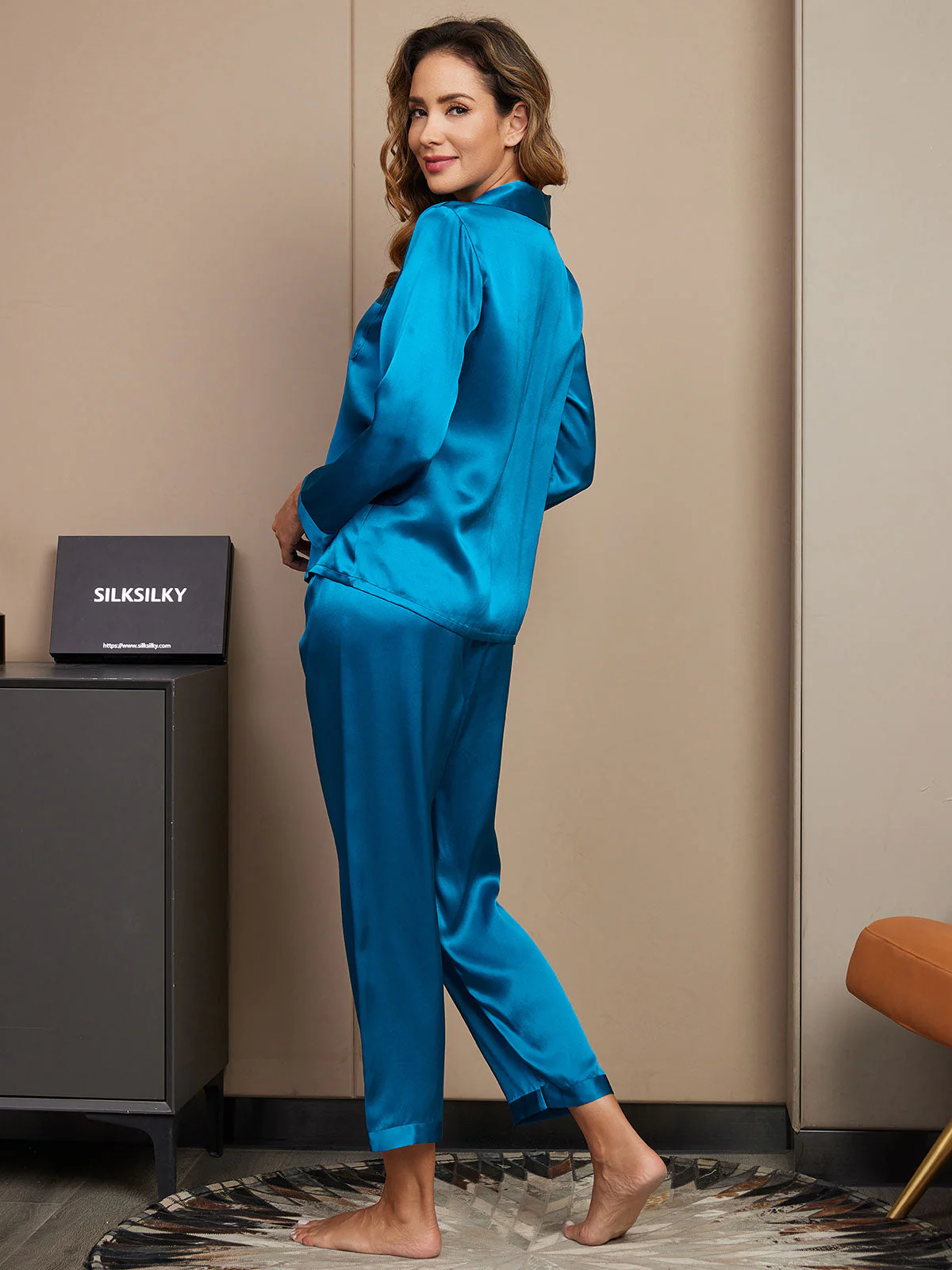 Rent Silke Button Up Dam Pyjama - Image 53