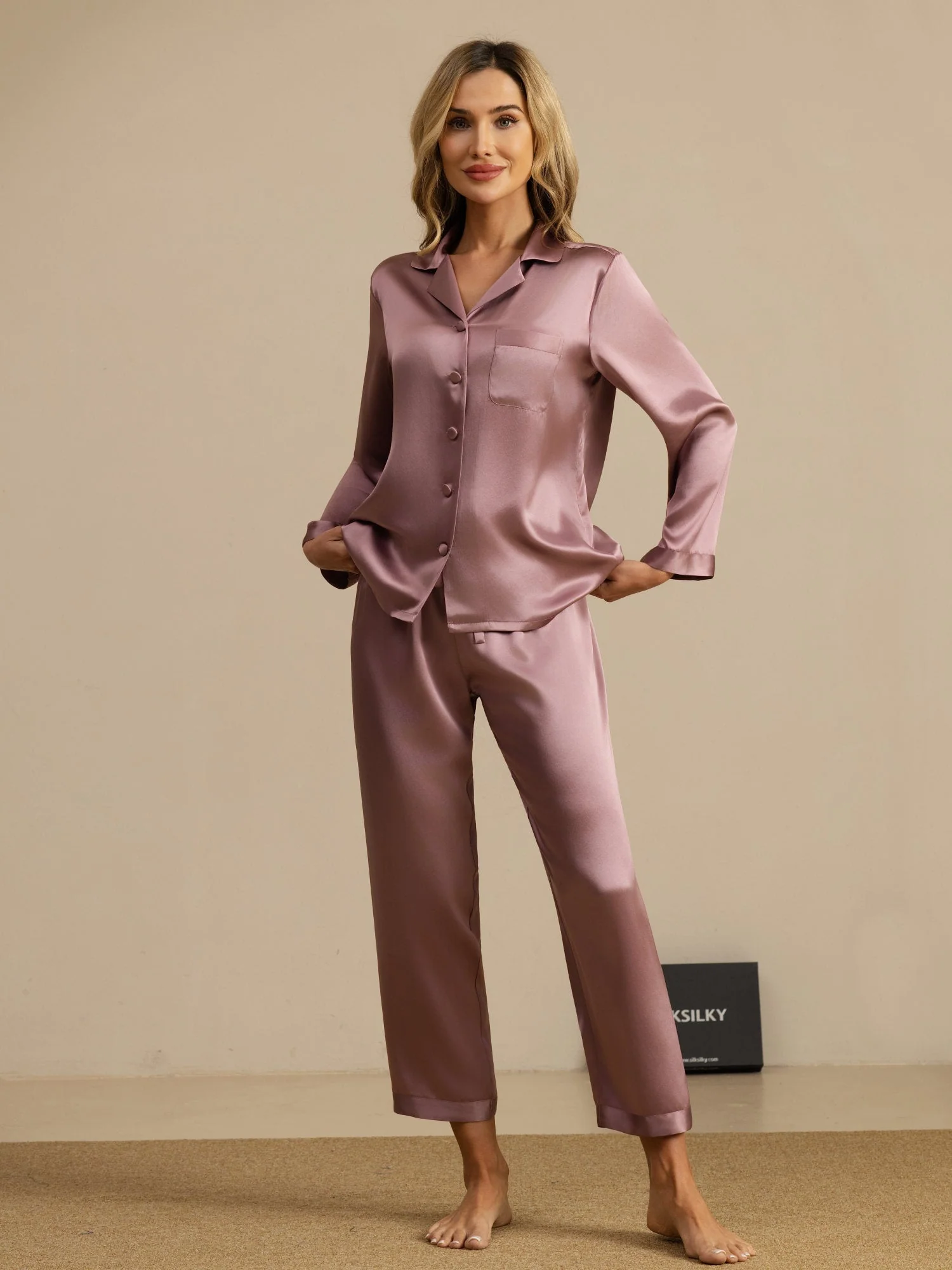 Rent Silke Button Up Dam Pyjama - Image 57