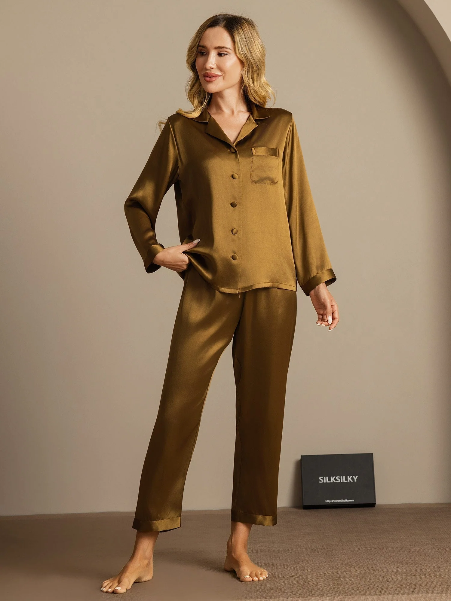 Rent Silke Button Up Dam Pyjama - Image 68