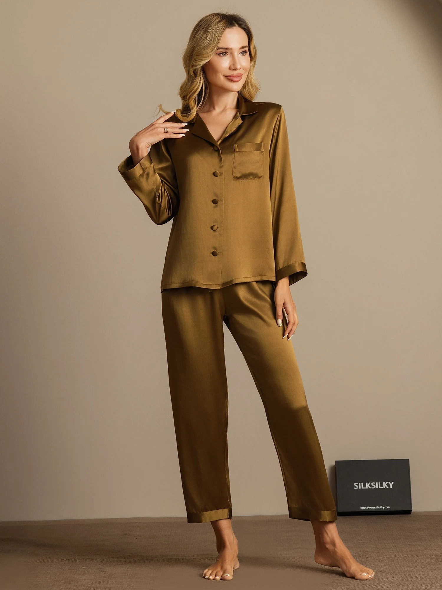 Rent Silke Button Up Dam Pyjama - Image 69