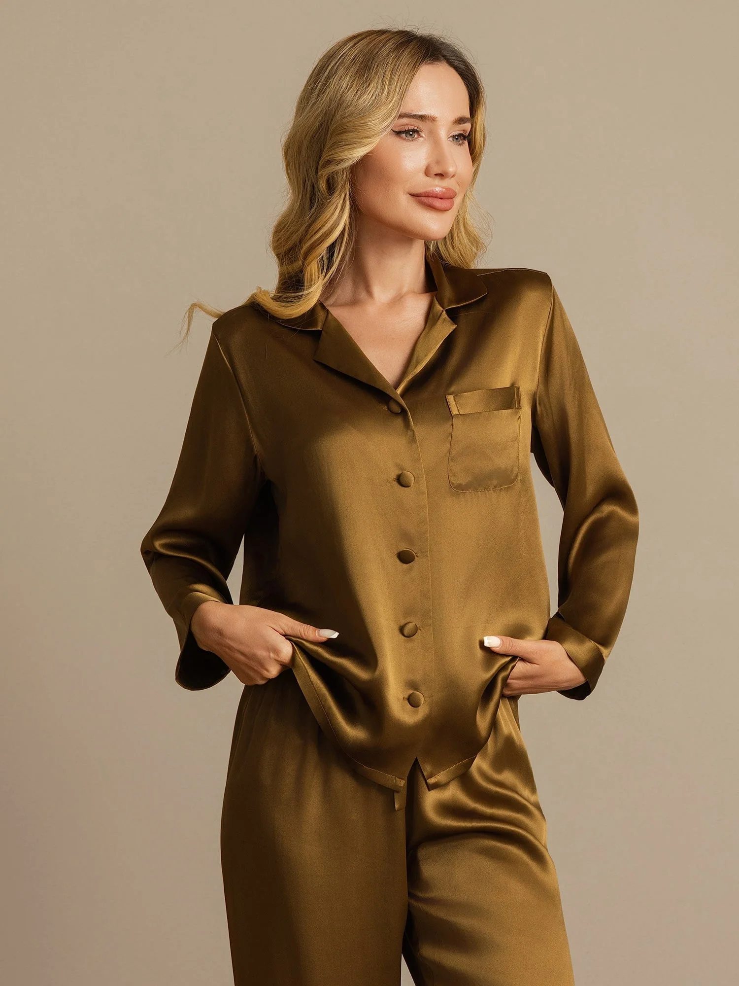 Rent Silke Button Up Dam Pyjama - Image 70