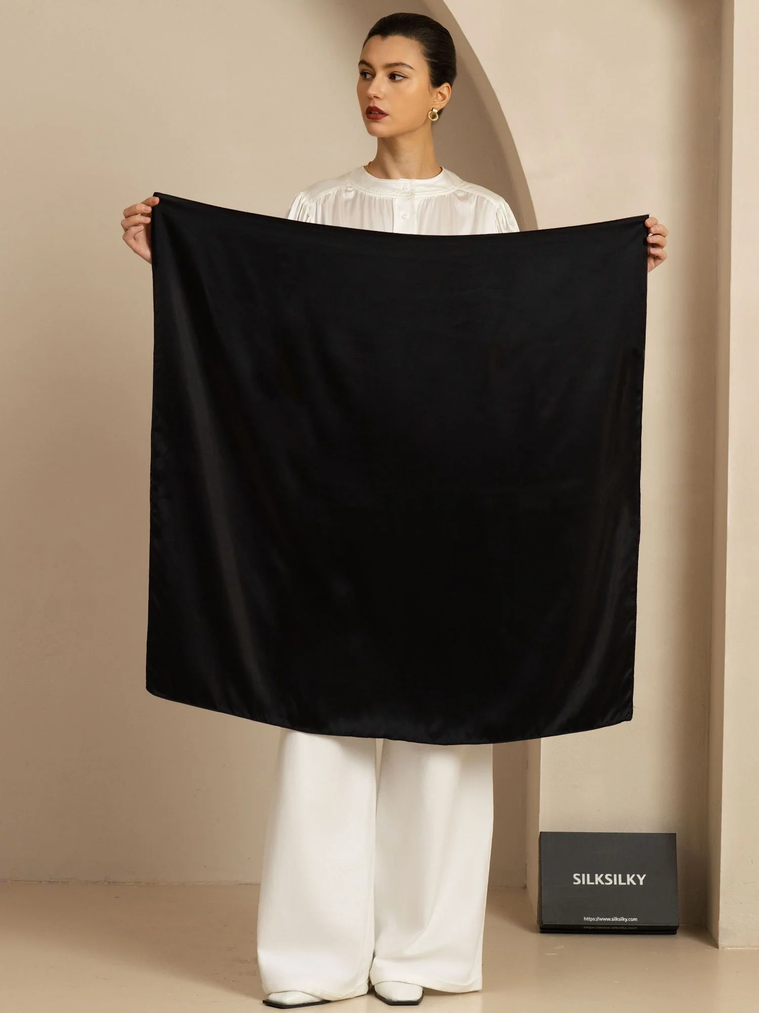 Ren Silke Klassisk Elegant Fyrkantig Scarf - Storlek 90x90cm - Image 11
