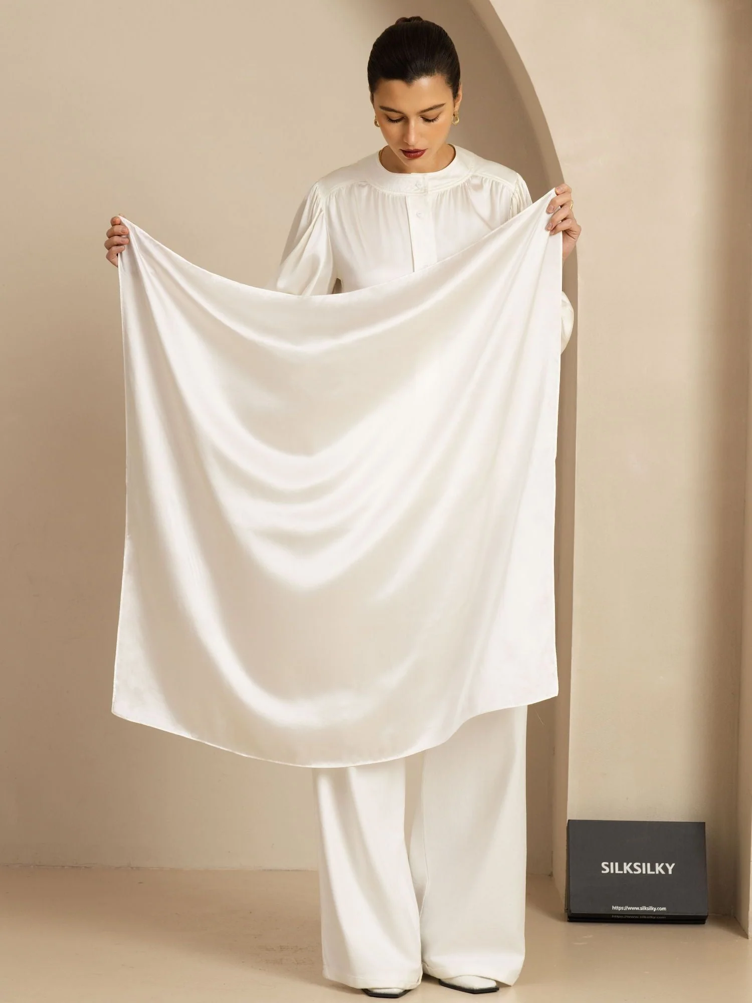 Ren Silke Klassisk Elegant Fyrkantig Scarf - Storlek 90x90cm - Image 16