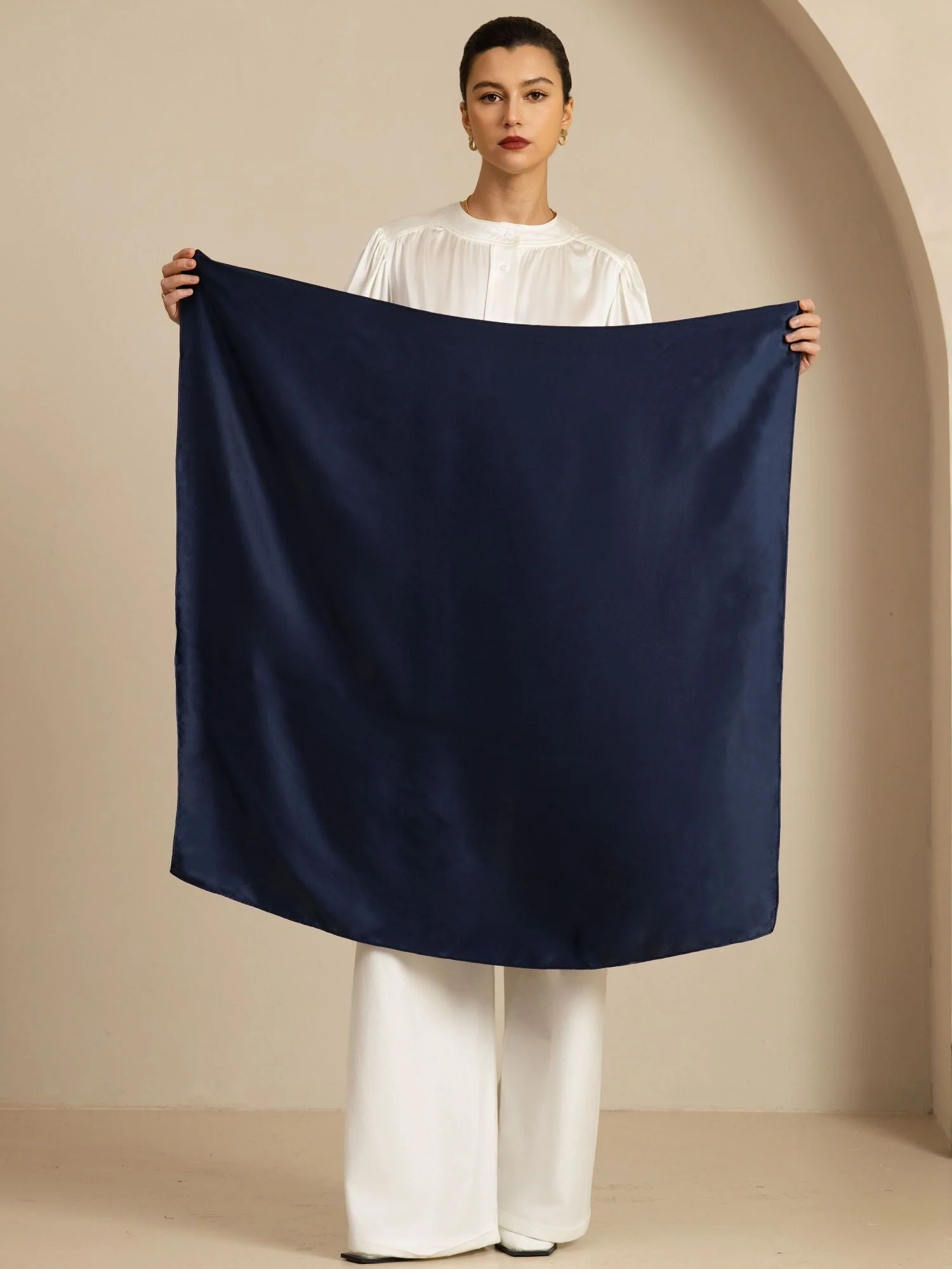 Ren Silke Klassisk Elegant Fyrkantig Scarf - Storlek 90x90cm - Image 21