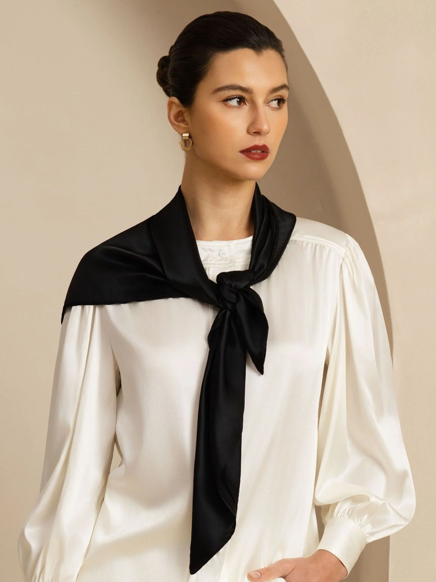 Ren Silke Klassisk Elegant Fyrkantig Scarf - Storlek 90x90cm - Image 9