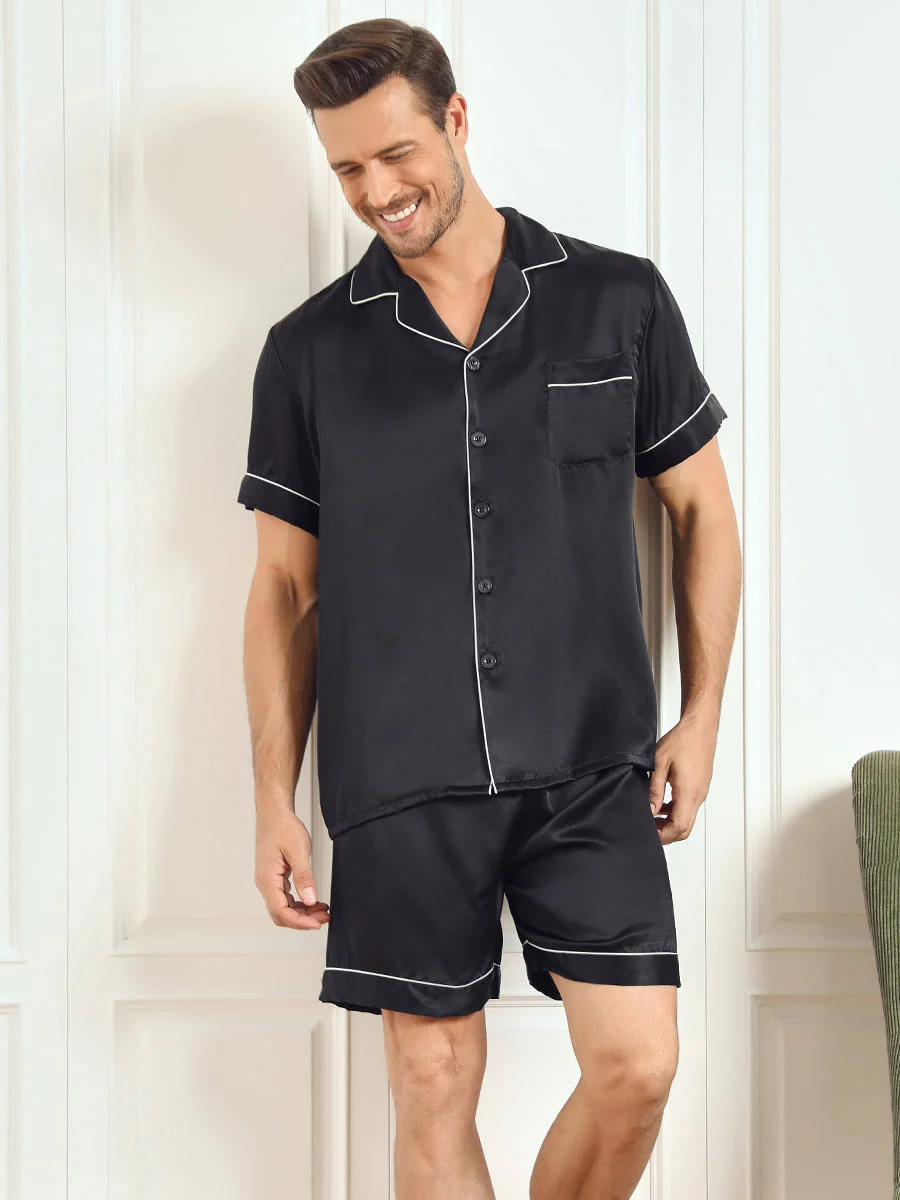 Herrpyjamas I Ren Siden Med Kort Ärm Och Notchkrage Med Shorts - Image 6