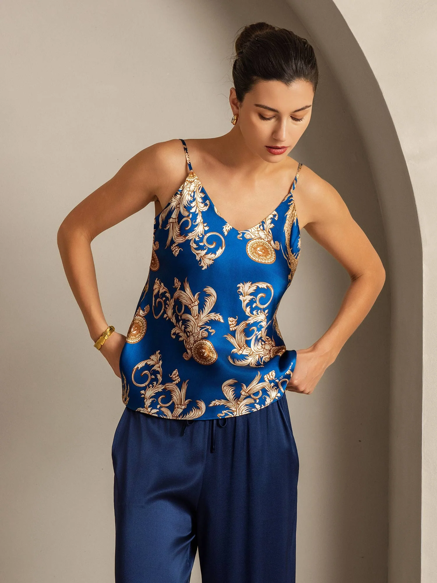 Camisole I Ren Siden Med Drakmönster Spagettiband V-Ringning - Image 7