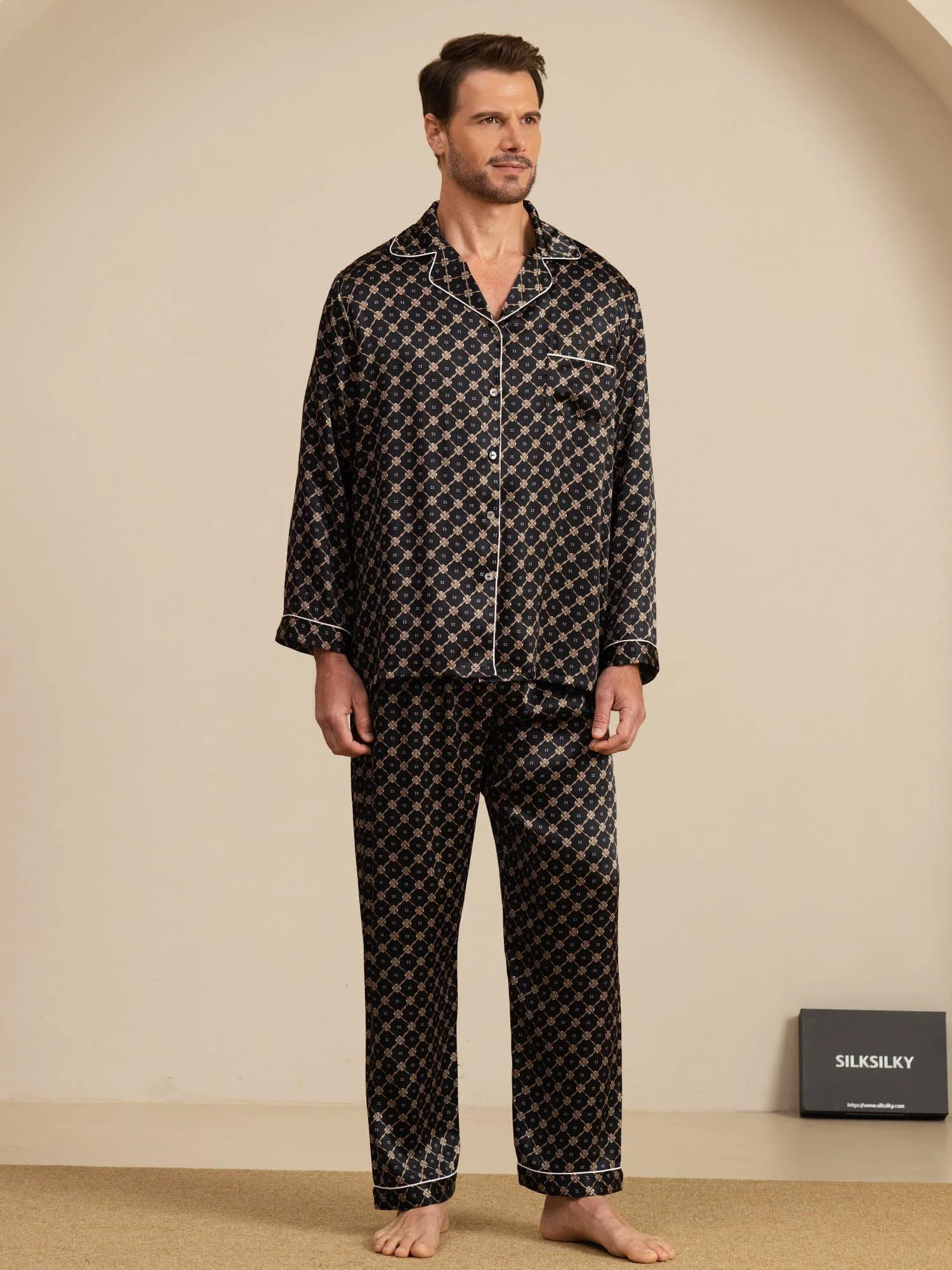 Herr Pyjamas Set I Ren Siden Med Marinblå Kedja Tryck Långärmad Med Byxor - Image 13