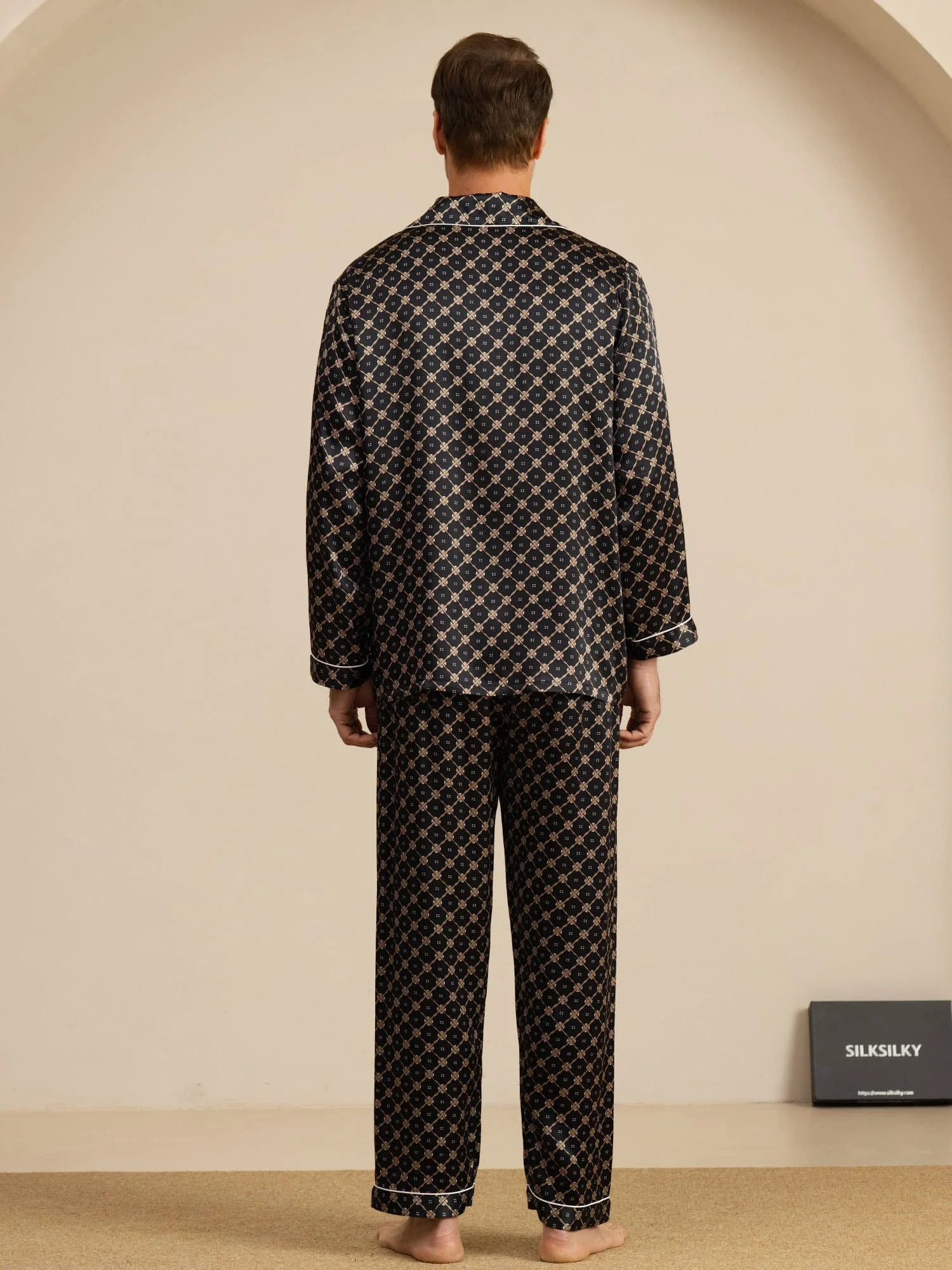 Herr Pyjamas Set I Ren Siden Med Marinblå Kedja Tryck Långärmad Med Byxor - Image 14