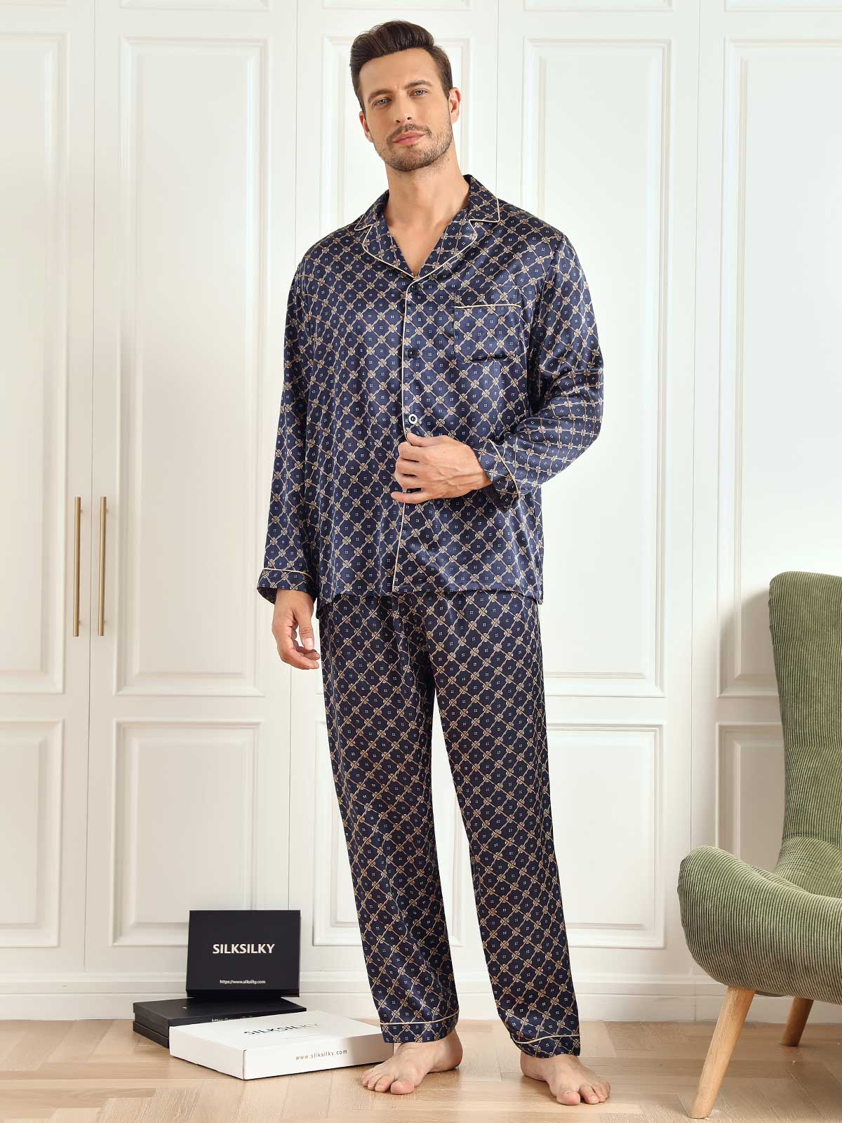 Herr Pyjamas Set I Ren Siden Med Marinblå Kedja Tryck Långärmad Med Byxor - Image 4