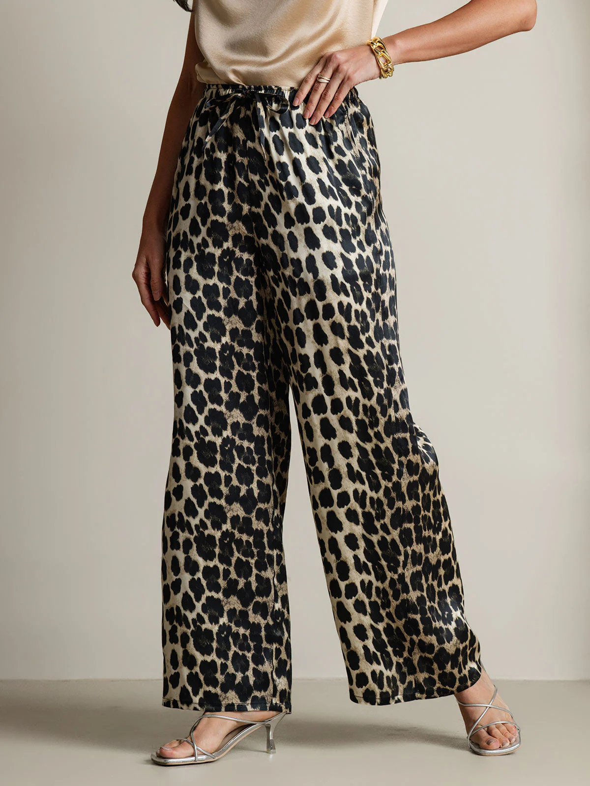 Dambyxor I Ren Siden Med Leopardmönster Och Vida Ben - Image 5