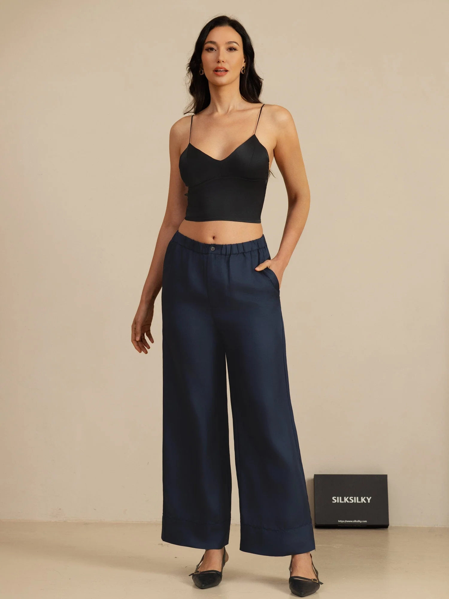 19Momme Siden Crop Top Spaghettiband V Ringning Camisole Med Inbyggd Bh - Image 14