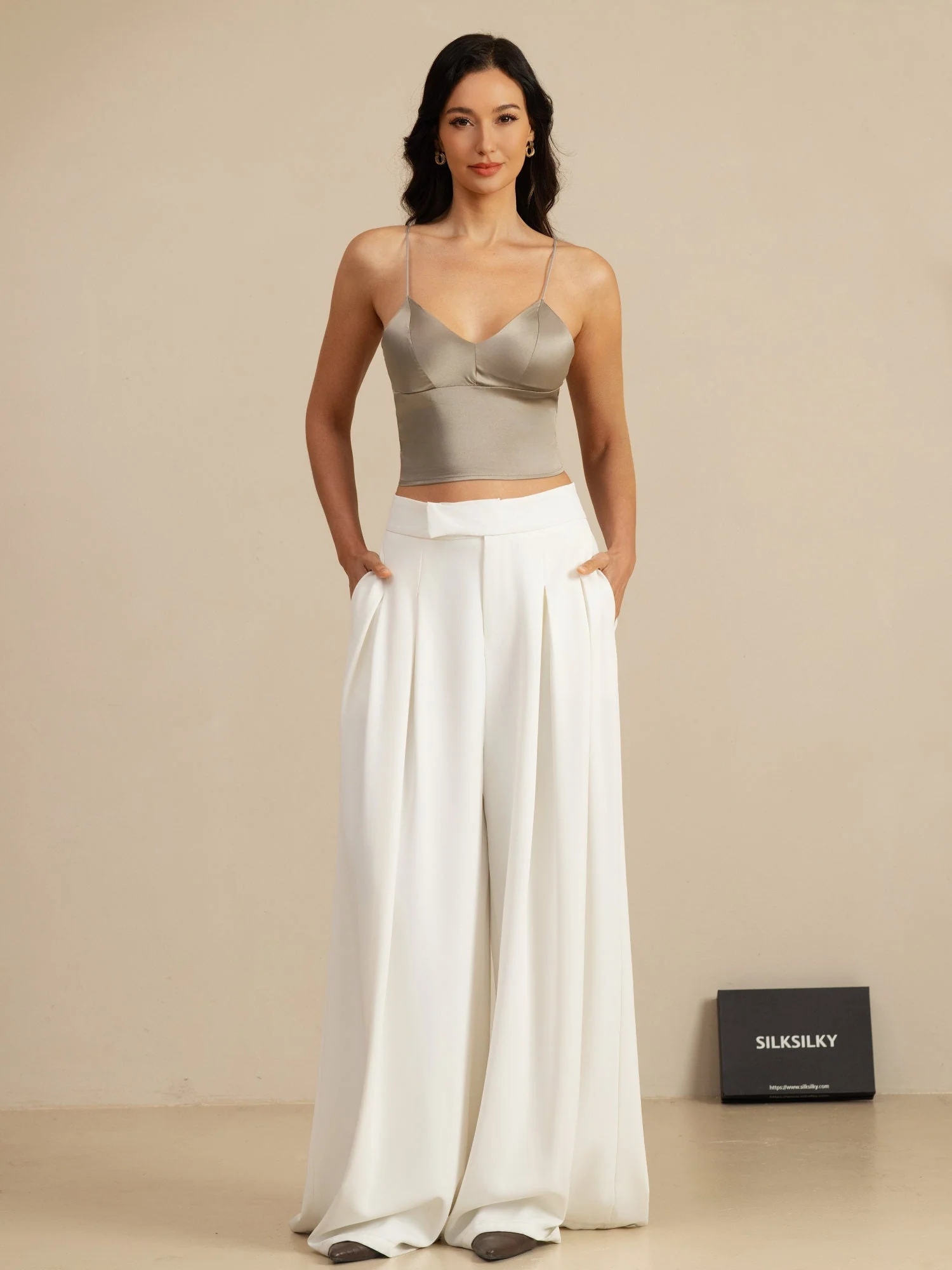 19Momme Siden Crop Top Spaghettiband V Ringning Camisole Med Inbyggd Bh - Image 23