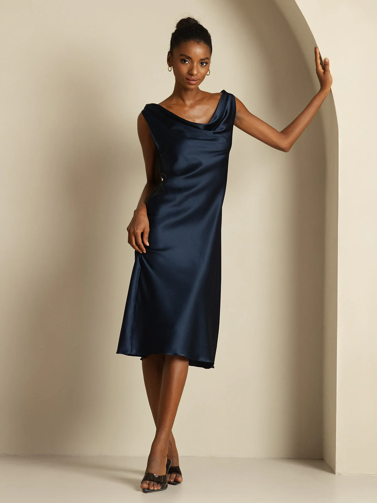 19Momme Siden elegant cowl-neck ärmlös klänning - Image 5