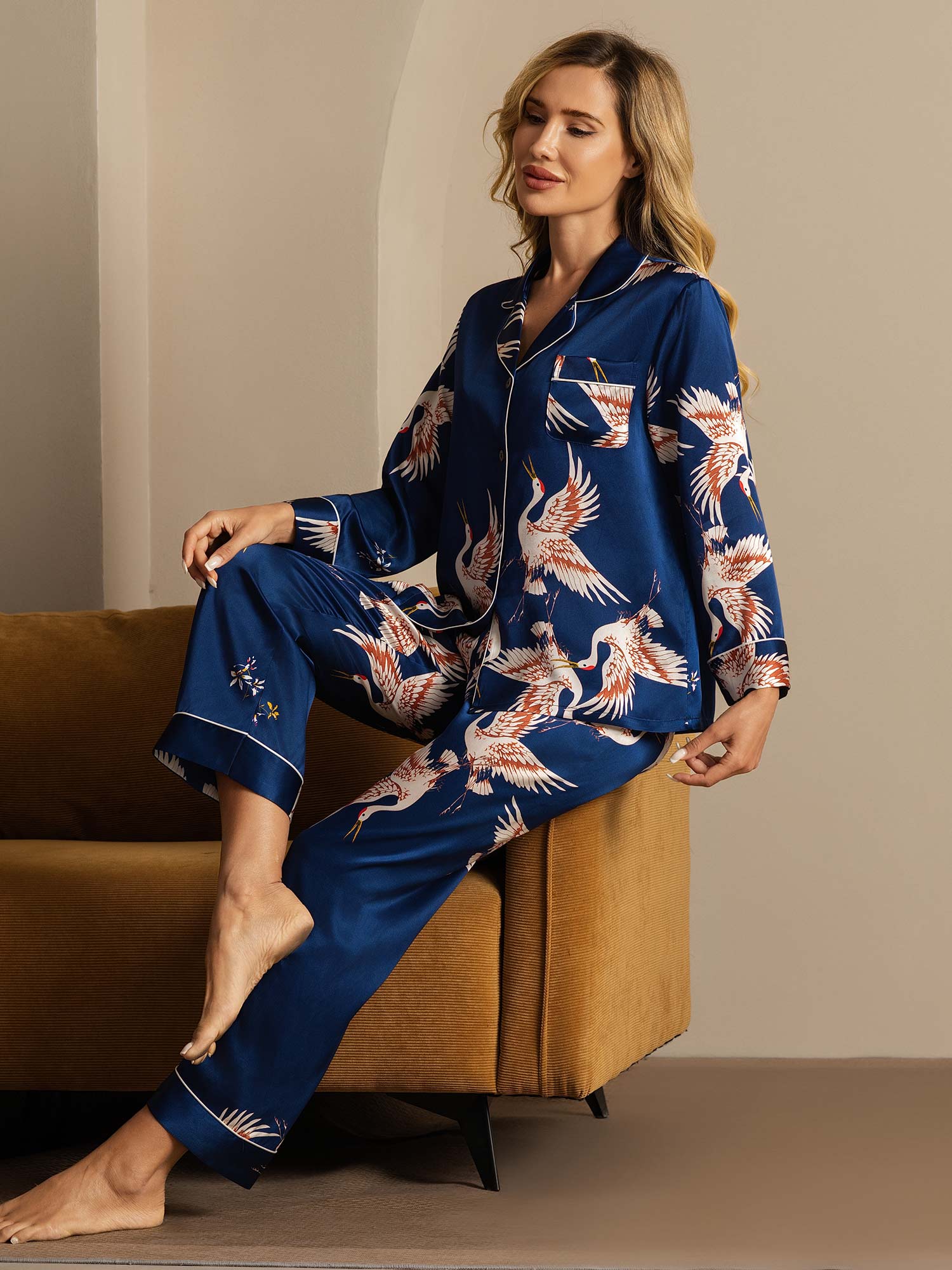 19Momme Damers Pyjamaset I Ren Siden Med Tranmönster Och Långärmad Slagkrage - Image 17