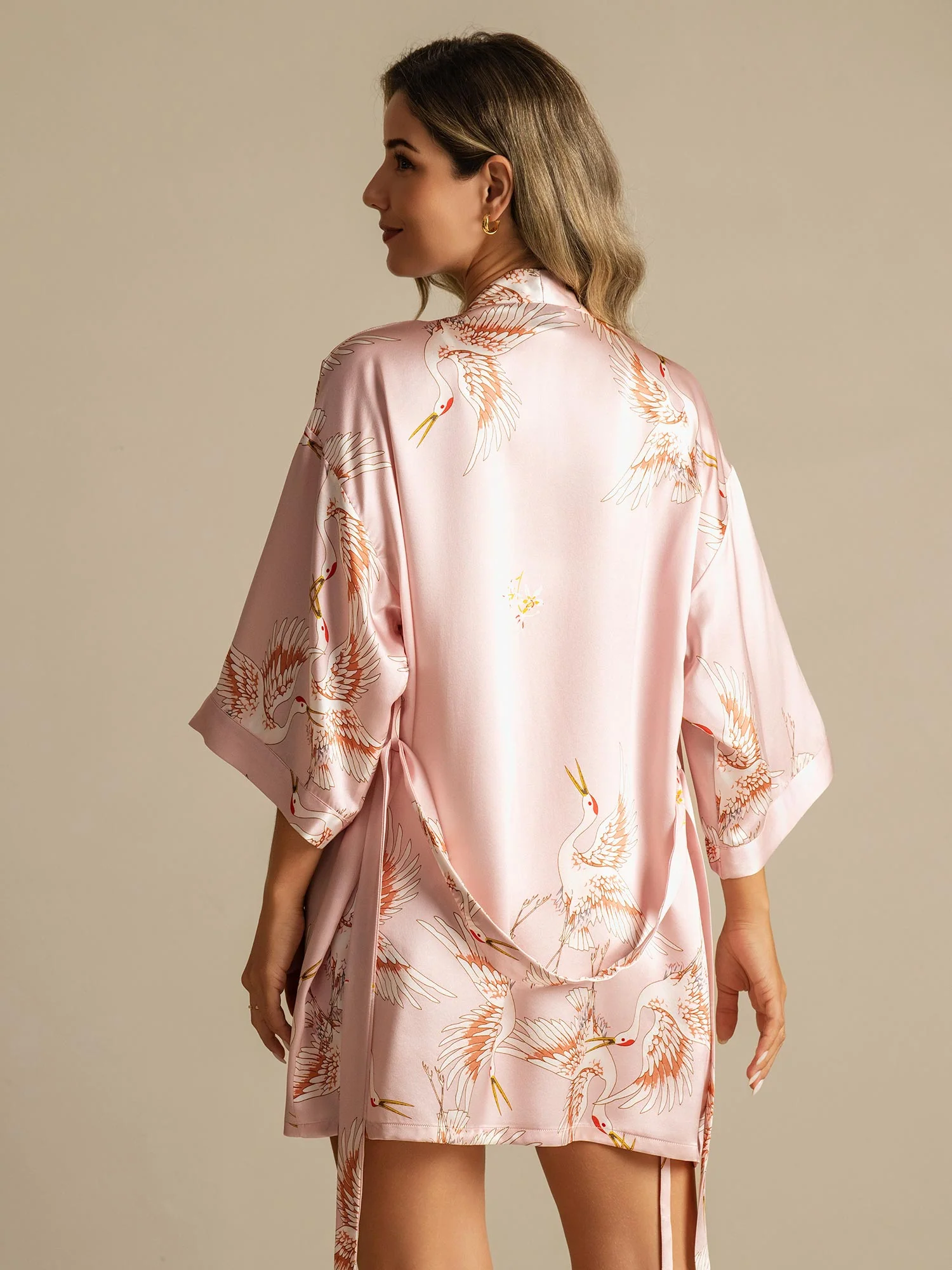 19Momme Kort Kimono Morgonrock För Kvinnor I Ren Siden Med Trannutskrift Och Omslagsdesign 3/4-Ärmad - Image 2